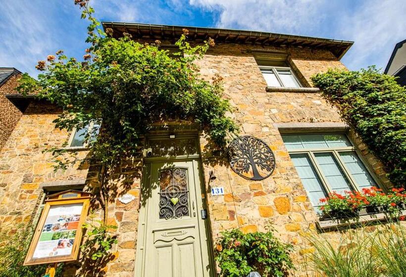 اتاق خانوادگی, Le Jardin Des Secrets