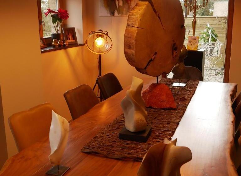 اتاق لوکس, Le Jardin Des Secrets