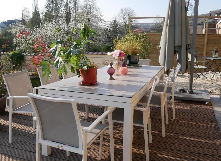 اتاق لوکس, Le Jardin Des Secrets