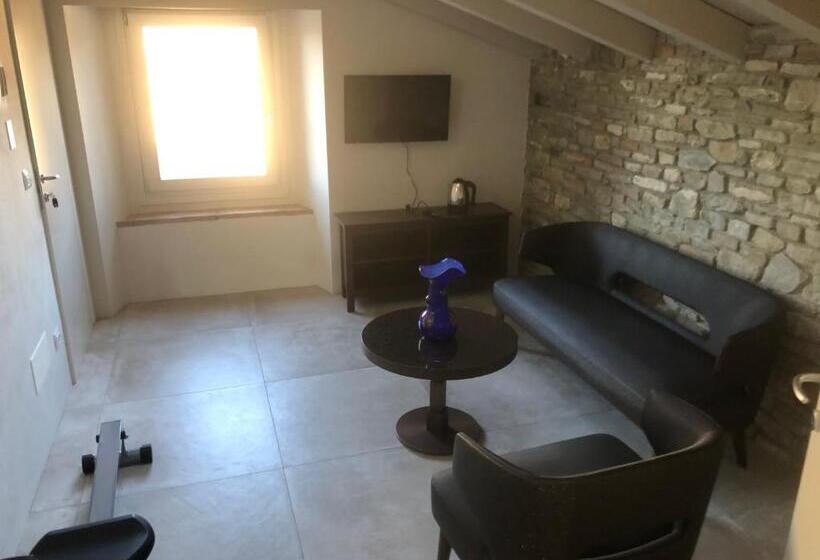 جناح ديلوكس, Borgo Stanzano