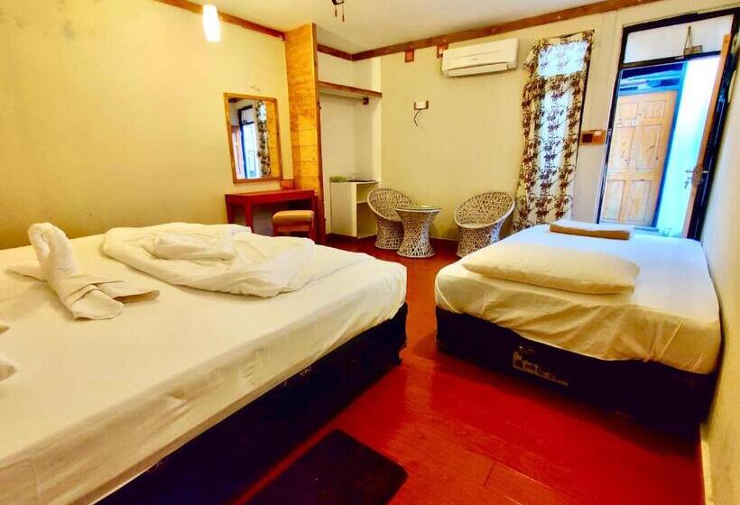 اتاق استاندارد سه نفره, Ocean Way Guraidhoo