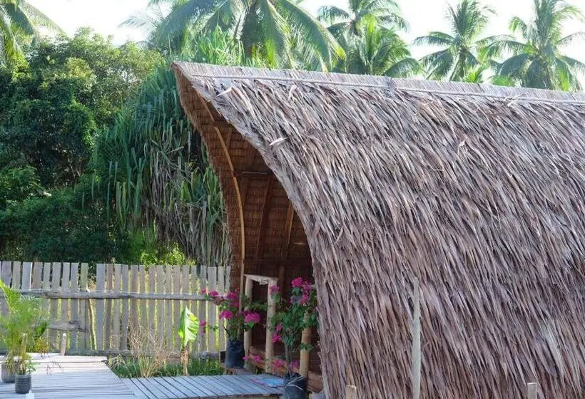 バス共有のスタンダードルーム, Palayan Paradise Huts