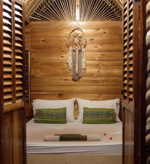 バス共有のスタンダードルーム, Palayan Paradise Huts
