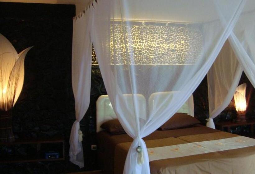 オーシャンビューのデラックストリプルルーム, Arjunabungalows