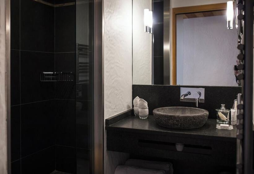 غرفة قياسية, Au Coeur Du Village