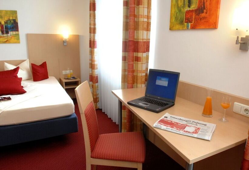 غرفة عائلية, Bettina Garni