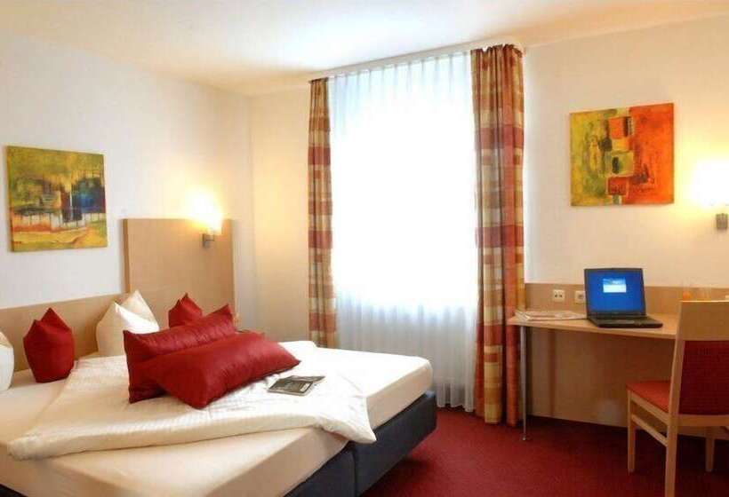 غرفة عائلية, Bettina Garni