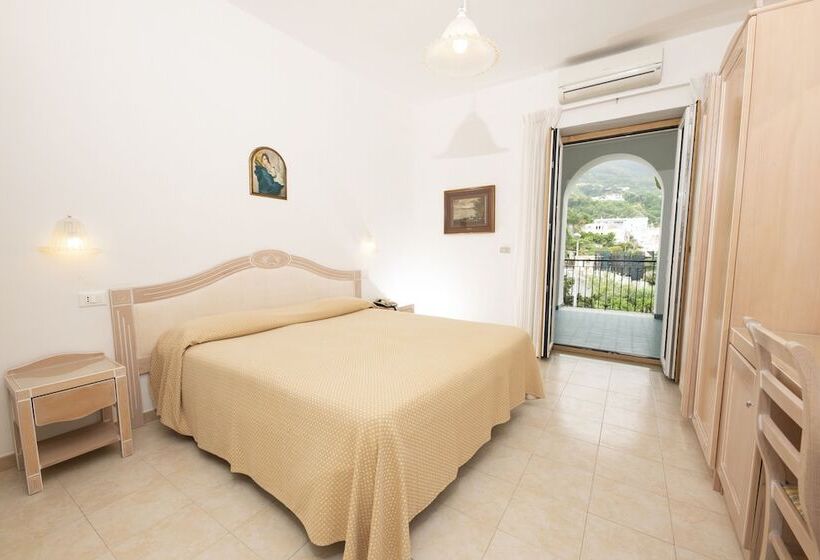 חדר סטנדרט לארבעה, Candia