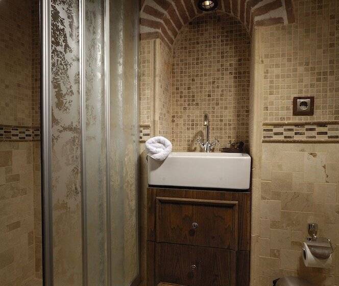 标准间, Kanuni Kervansaray Historical