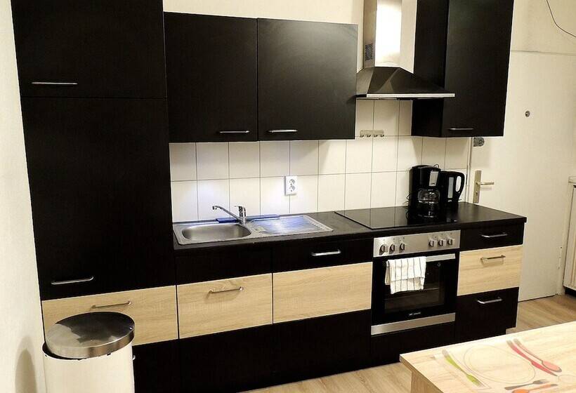 اتاق استاندارد سه نفره, City Inn