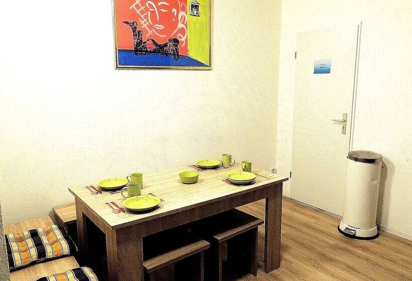 اتاق استاندارد سه نفره, City Inn