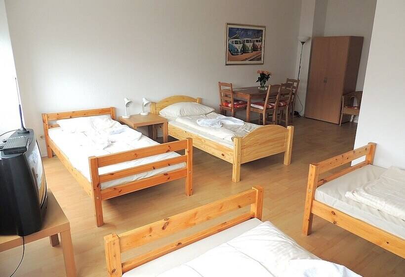 اتاق استاندارد چهار تخته, City Inn