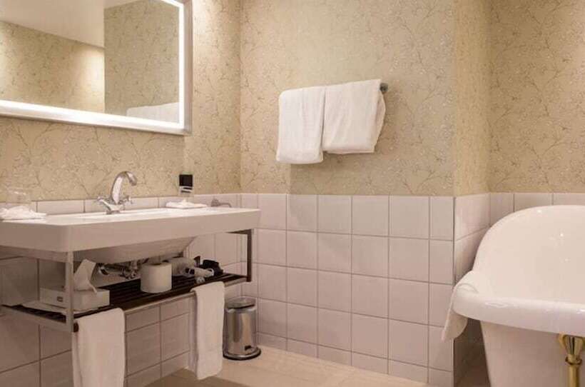 סוויטת ג'וניור, Det Hanseatiske