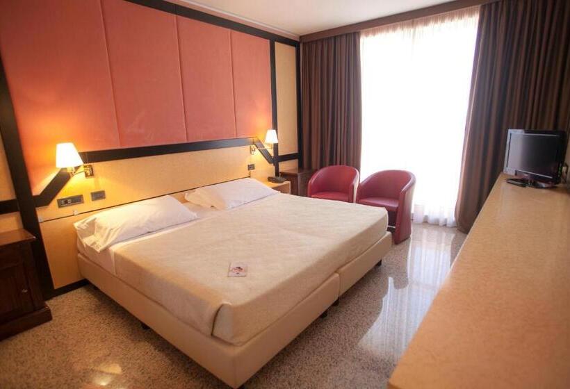 חדר סטנדרט, Diamante