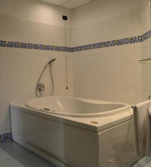 חדר סטנדרט לארבעה, Diamante