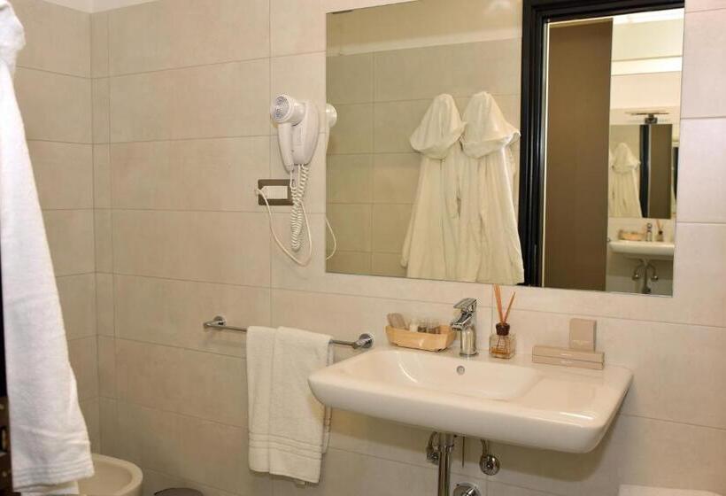 חדר סופריור, Diamante