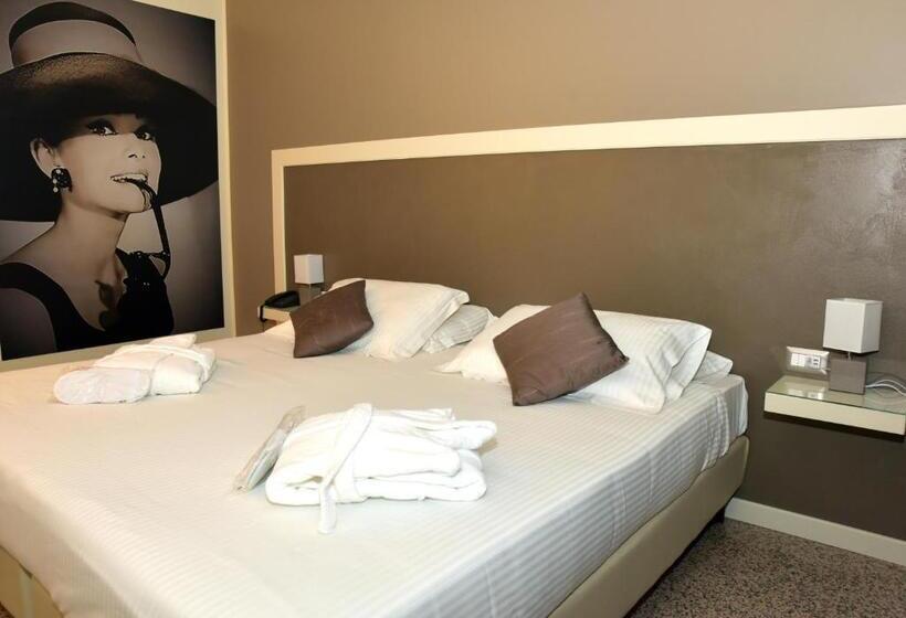 חדר סופריור, Diamante