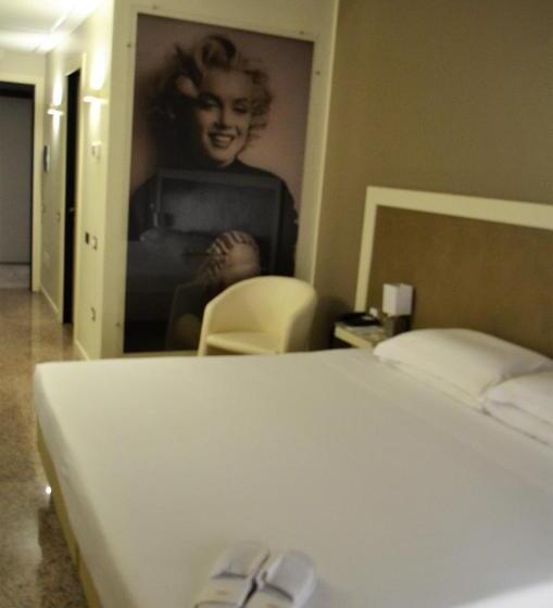 חדר סופריור, Diamante