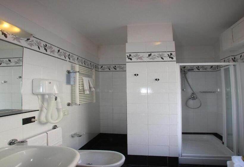 Номер Стандарт Вид на Море с Балконом, Elena