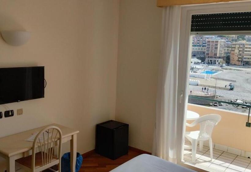 Номер Стандарт Вид на Море с Балконом, Elena