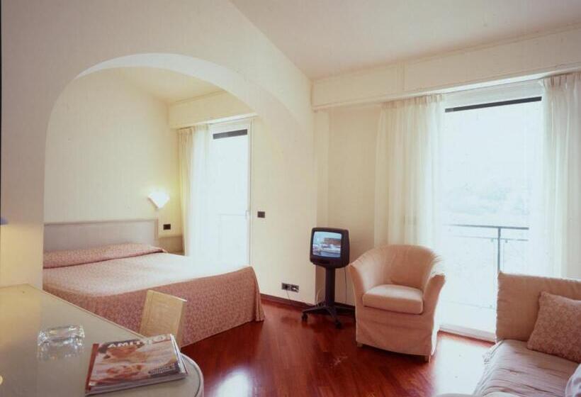 Triple Room Sea View, Elena