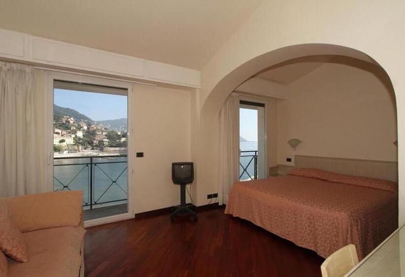 Triple Room Sea View, Elena