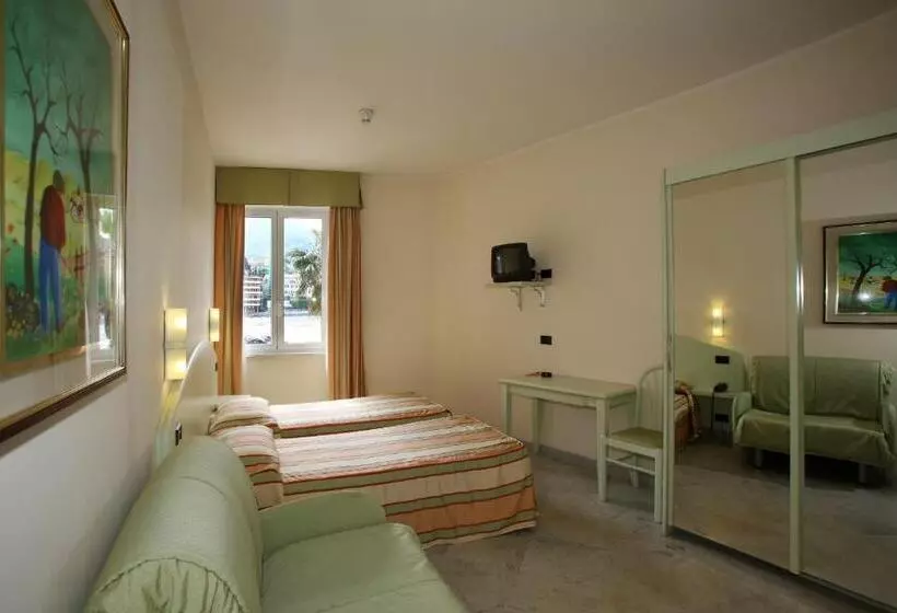 Triple Room Sea View, Elena