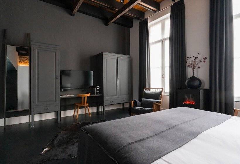 سوییت جونیور, Het Arresthuis