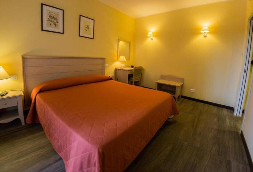 جناح جونيور عائلى, Il Parco Sul Mare Resort & Spa