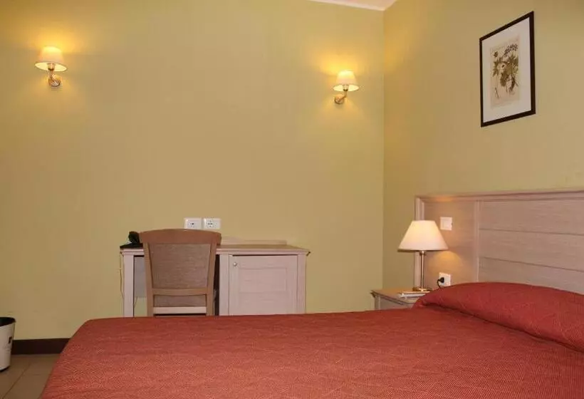 Economy Room