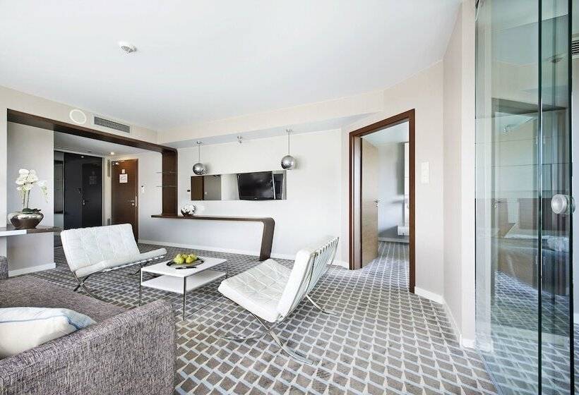 Апартаменты 2 Спальни Вид на Море, Marine Hotel By Zdrojowa