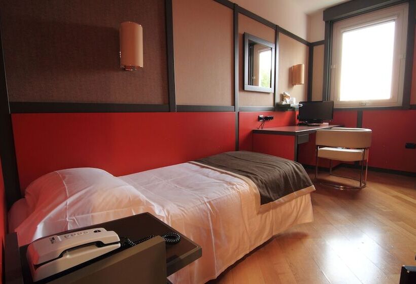 标准单人间, Metro