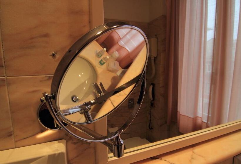 اتاق استاندارد, Metro