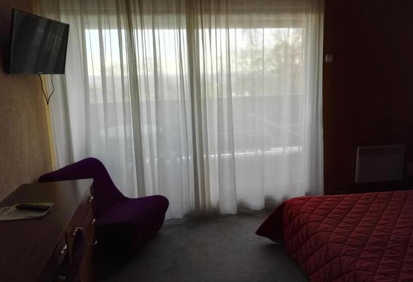 Номер Стандарт, Authentic By Balladins – Rodez / Le Ségala