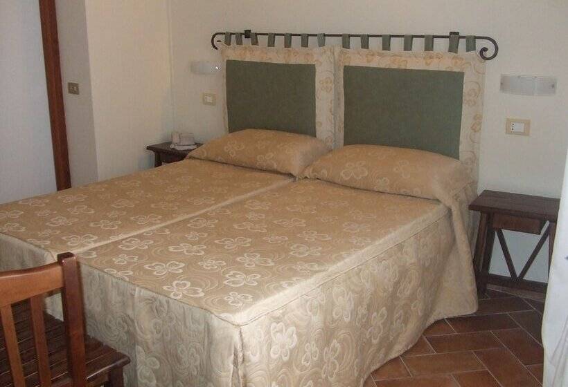 اتاق استاندارد چهار تخته, San Giacomo