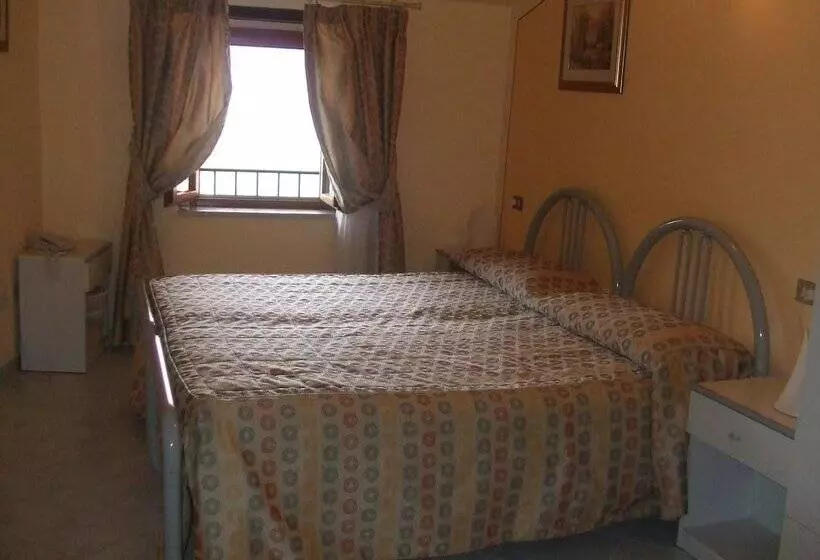 اتاق استاندارد چهار تخته, San Giacomo