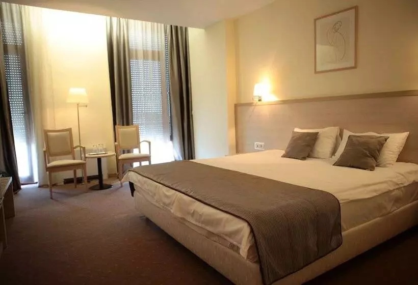 Standard-huone, Savoy