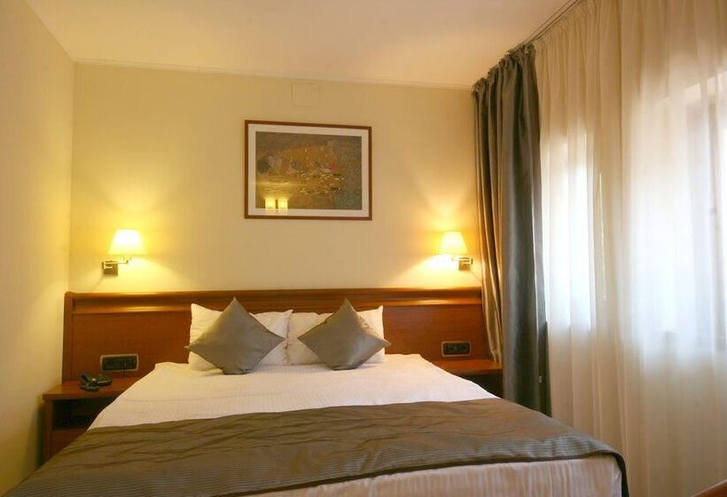 Номер Стандарт, Savoy