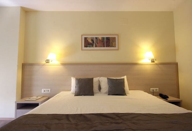 Номер Стандарт, Savoy