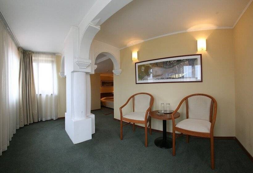 Номер Стандарт с Балконом, Savoy