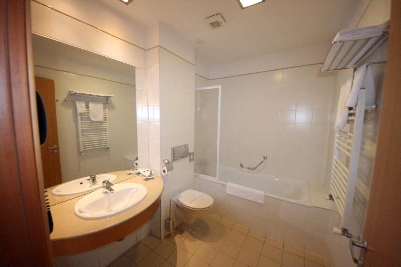 Номер Стандарт, Savoy