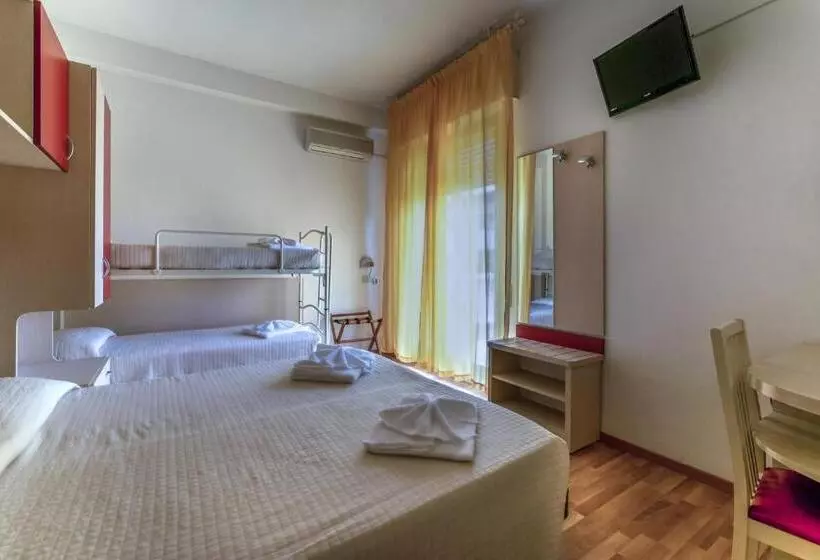 اتاق استاندارد چهار تخته, Stresa