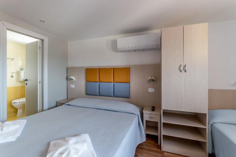 Standard Trippelrum, Stresa