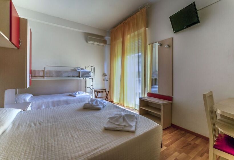 Четырехместный Номер Стандарт, Stresa