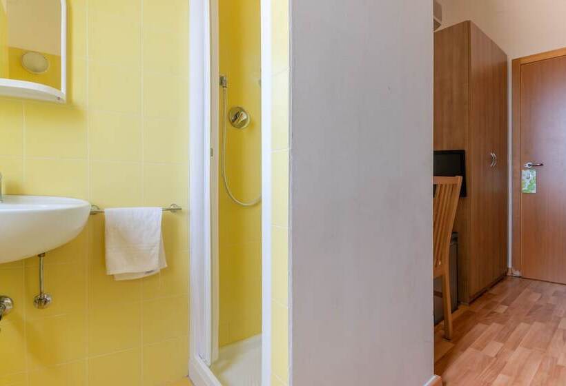 单人经济间, Stresa