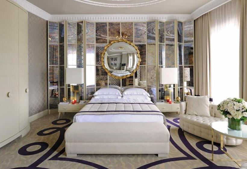 سوئیت اجرایی با مشاهده, Taxim Hill