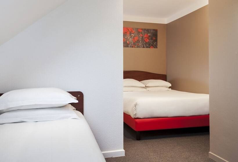 컴포트 트리플 룸, Brit Hotel Arras