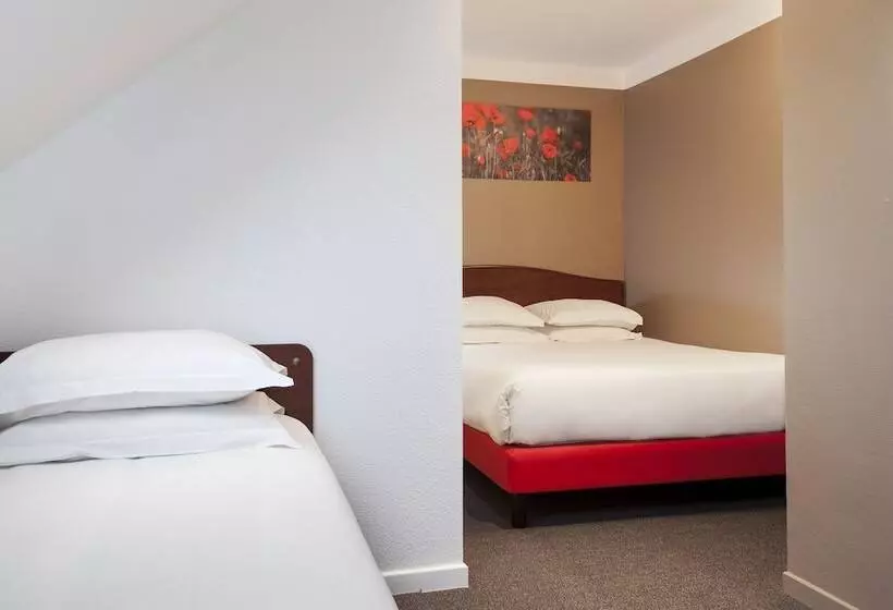 اتاق راحتی سه تخته, Brit Hotel Arras