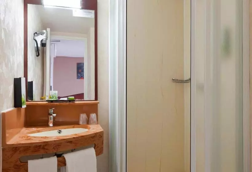 اتاق استاندارد, Brit Hotel Arras