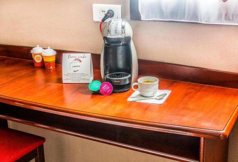 舒适三人间, Brit Hotel Arras